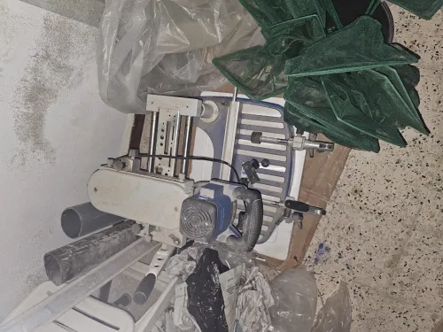 Matériel, munisier à l'aluminium. Épvc