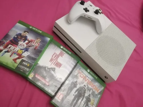 Xbox One S Machlah bon état comme neuf