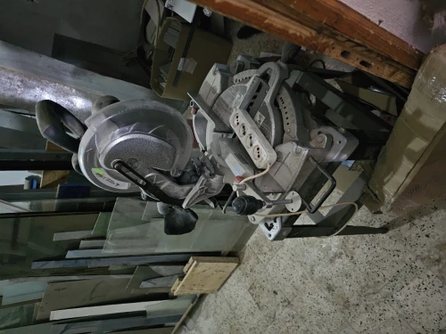 Matériel, munisier à l'aluminium. Épvc