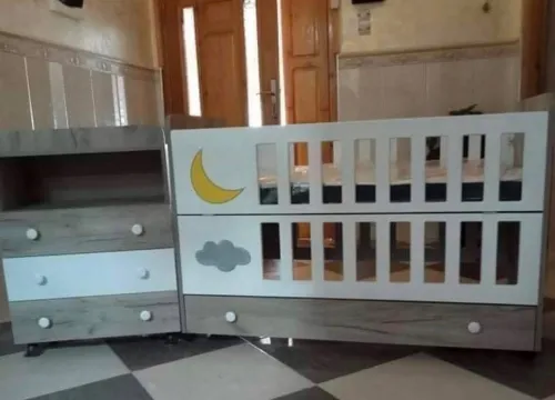 Lit bébé + commode chaise haute