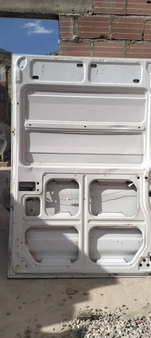 Porte arrière et coté Iveco 
