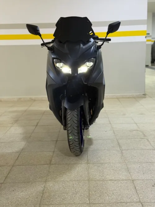 YAMAHA T max 2022