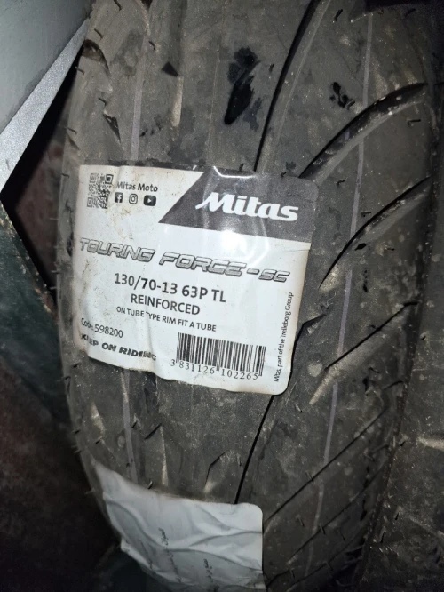 Pneus arrière et avant yamaha Nmax