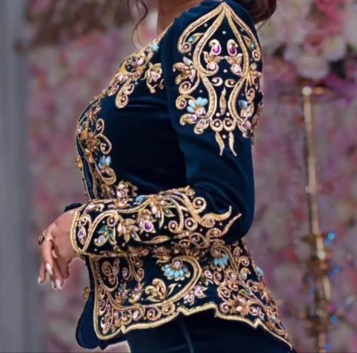 Confection de karakou et vêtements traditionnels pour mariées ،Formation niveau débutant.