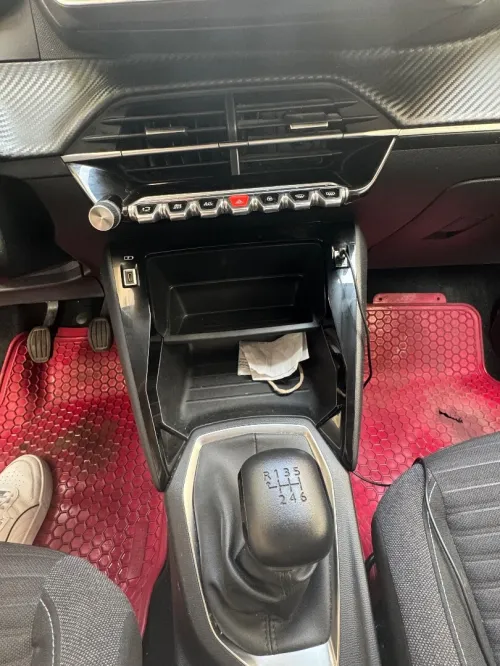 Peugeot 208 2023 E-Style