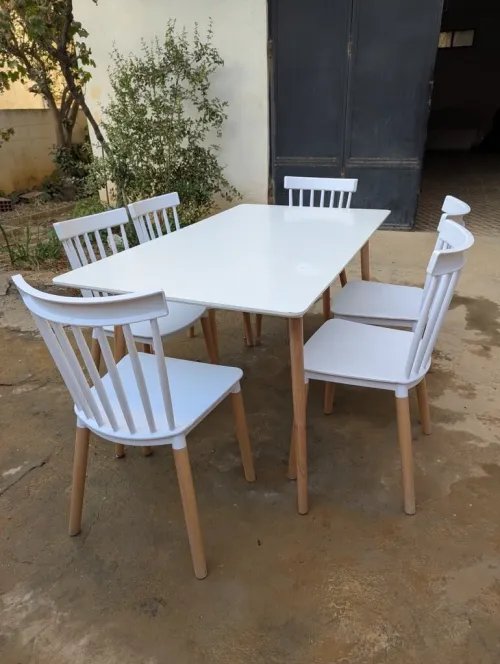 Table de cuisine avec 6 chaises pieds en bois hêtre
