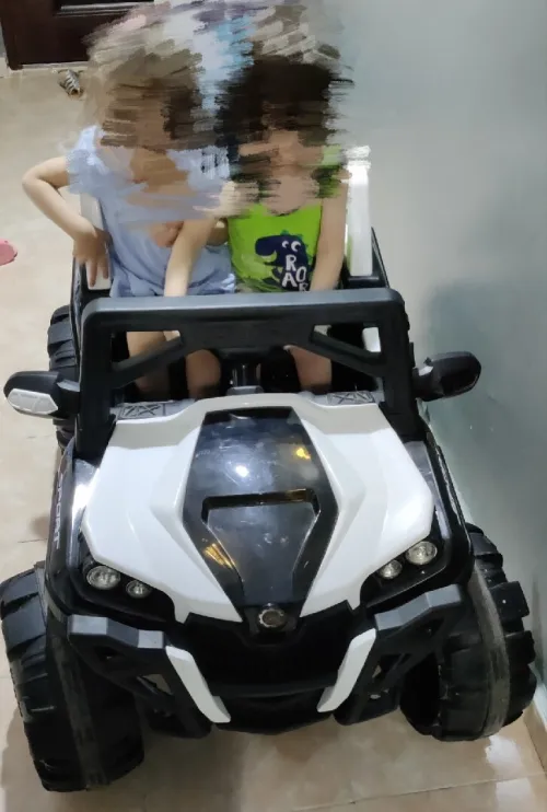 Voiture électrique pour enfants 