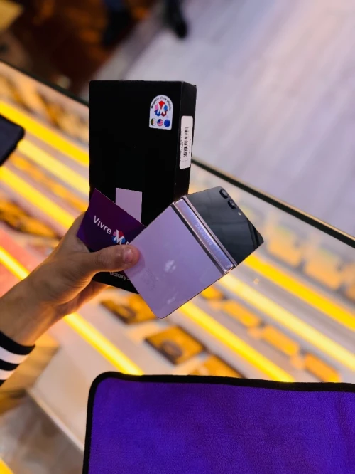 SAMSUNG Galaxy Z FLIP5