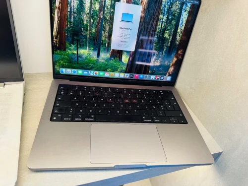 MacBook pro 2023 M2 pro