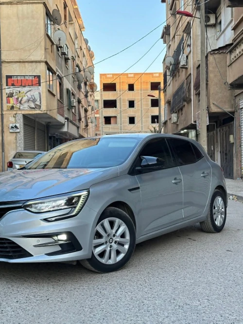 Renault Megane 4  2021 Itens