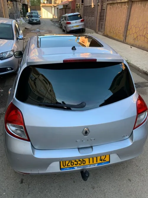 Renault Clio 3 2011 Night and Day