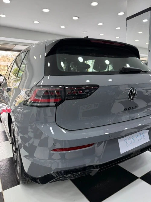 Volkswagen Golf 8 2025 R Black Edition 