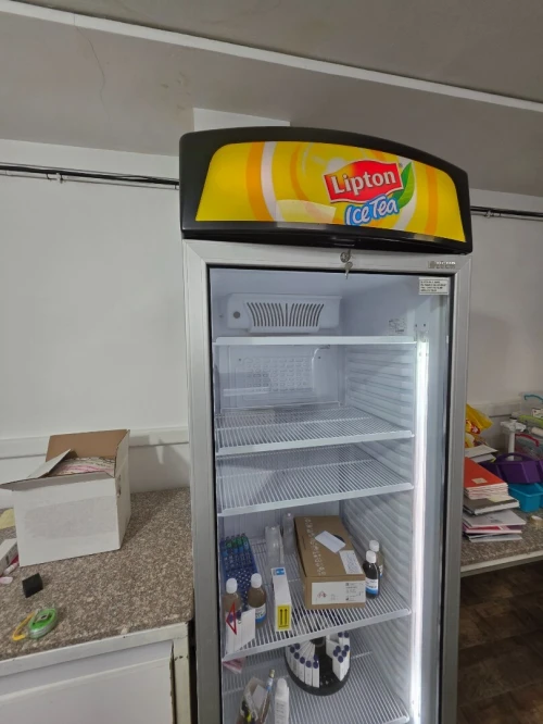 Frigo Ugur vitré 