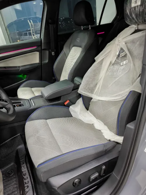 Volkswagen Golf 8 2025 R-Line