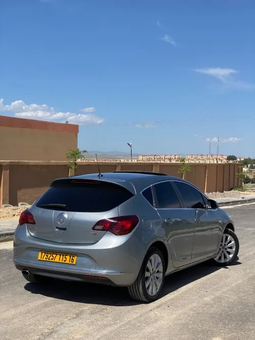 Opel Astra 2015 COSMO