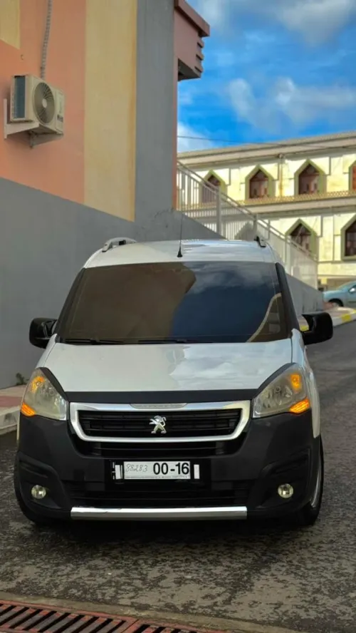 Peugeot Partner 2015 B9