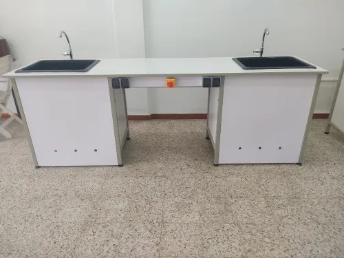 طاولات مخبرية  Paillasse scolaires en toutes matières 