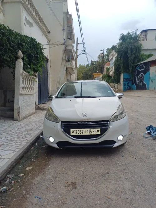 Peugeot 208 2015 Allure