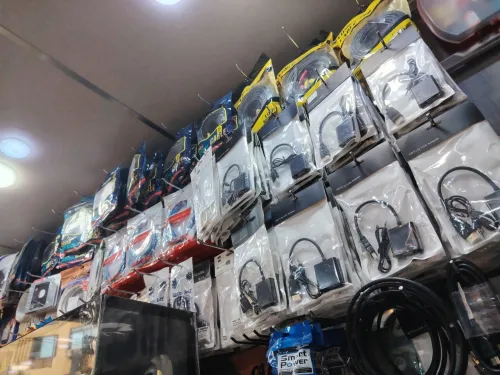les cable reseau/hdmi/vga/alimentation pc et laptop//les cable camera///les adaptateur 1.5m/3m/5m/10m/15m/20m/25m/30m/40m/50m/305m/500m 0676117214/0562132618