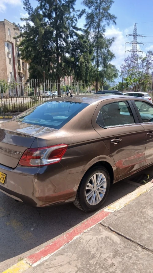 Peugeot 301 2014 Allure