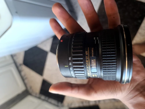 Objectif tokina 11-16 mm monture canon