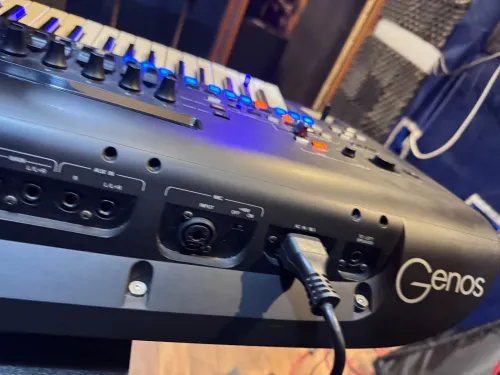 Yamaha genos