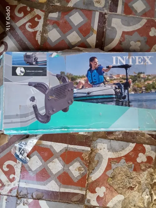 Bateau gonflable excursion 5 personnes ( INTEX )