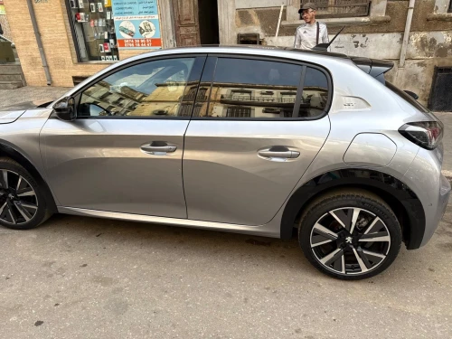 Peugeot 208 2023 GT
