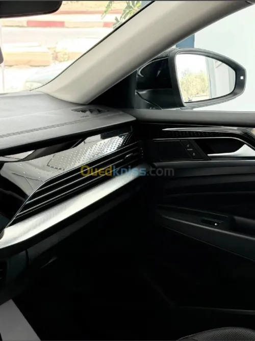 Volkswagen Passat 2025 Business