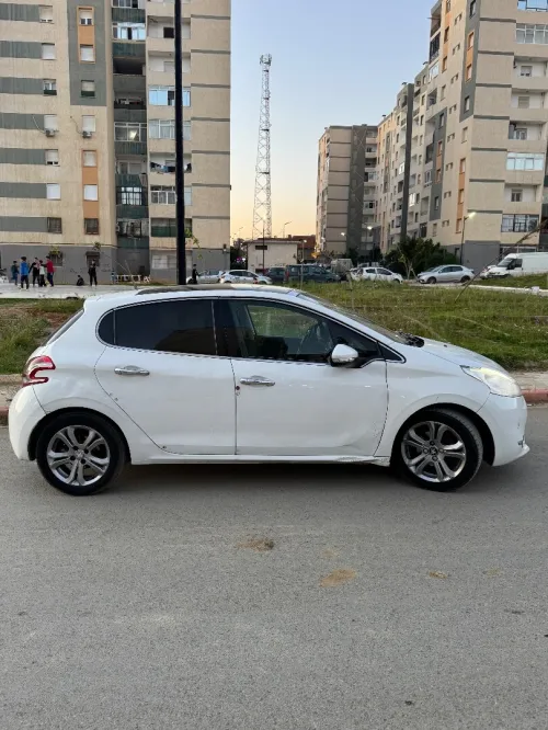 Peugeot 208 2014 Allure