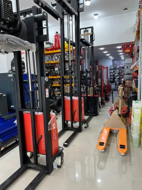 TRANSPALETTE CISEAU 1T /TRANSPALETTE ELECT 1.5T /TRANSPALETTE MANUELLE ( 2T 2.5T 3T ) / 2M 1M50 1M15