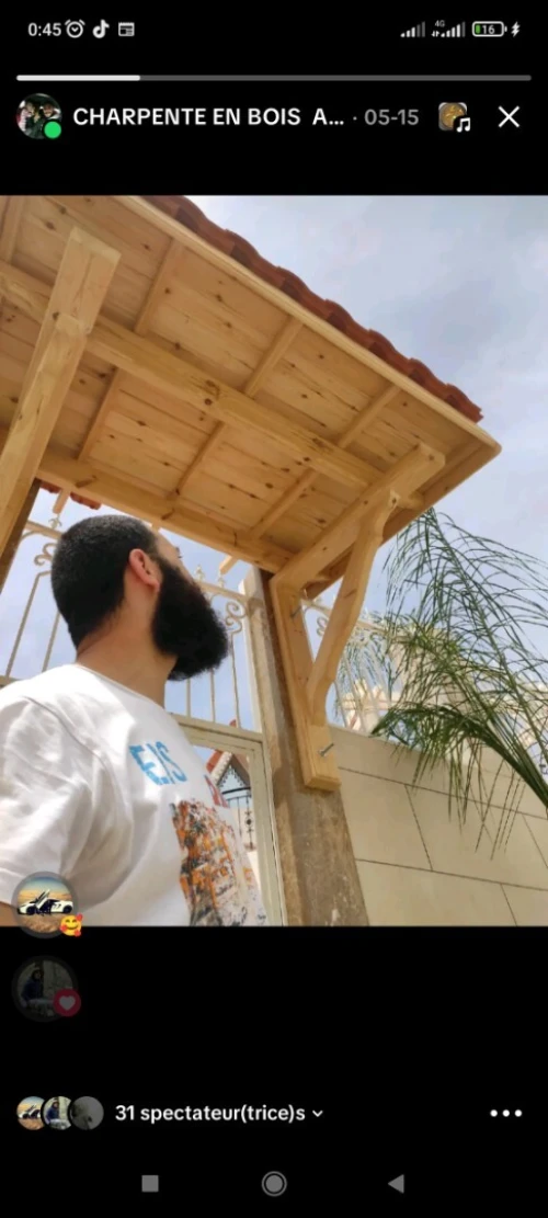/Charpente en bois//تركيب القرميد و الأسقف الخشبية و إعادة الترميم مع إمكانية التنقل بين الولايات