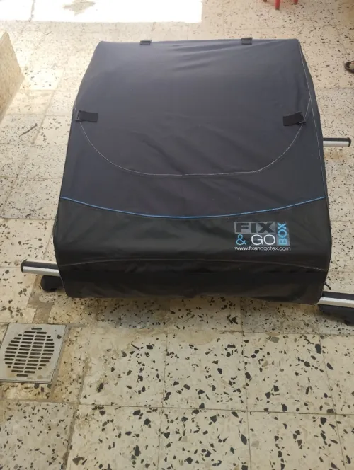 2 Coffres et des barres de toit latérale
