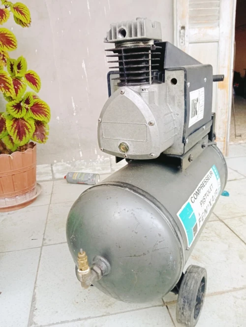 Compresseur d'air 25L 