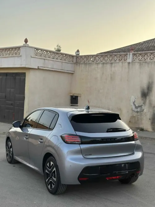 Peugeot 208 2024 Allure Pack
