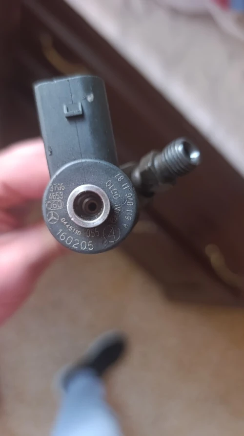 4 Injecteurs Mercedes Benz réf 611 marche parfait