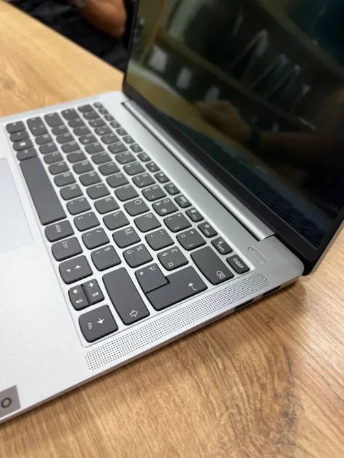 lenovo ideapad slim 5 amd ryzen 7 7730u 16gb 1tb ssd 14" oled  neuf sous emballage 