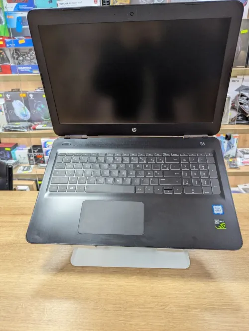 HP PAVILION I5 7200U 8GB 256SSD GTX 950M 2GB 15.6"