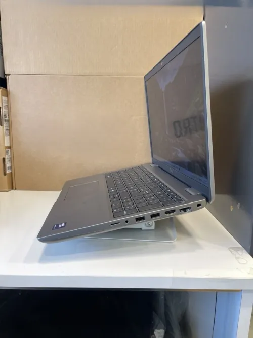 Dell Precision 3591 Workstation Ultra 7 165H 16GB 512GB NVME NVIDIA RTX 1000Ada 15.6" Tactile