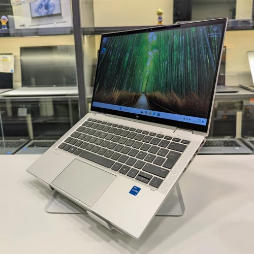 HP ELITEBOOK 1030 X360 G8 i5 11TH 8GB 256 SSD X360 tactile 