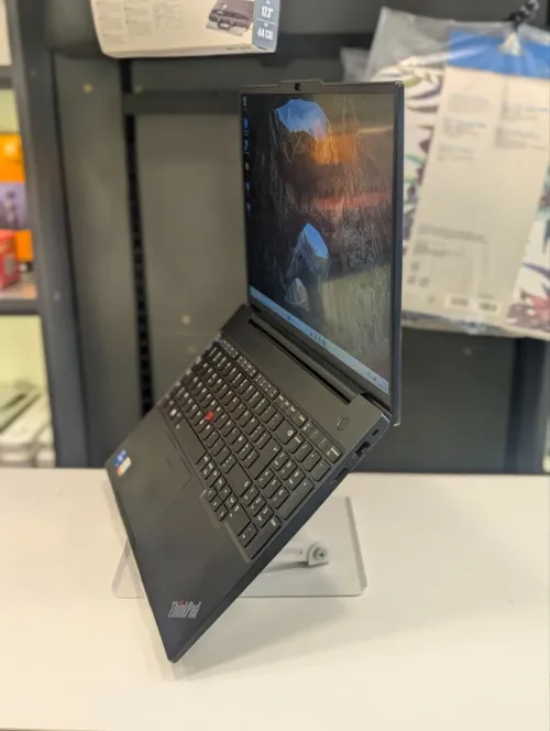 LAPTOP Lenovo ThinkPad E16 Gen1 Intel i7-1355U 16GB 512GB FHD+