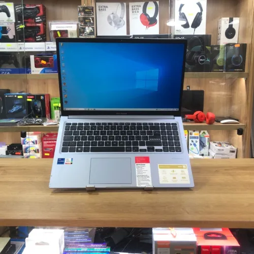 ASUS VIVOBBOK X1502Z I7 12TH 16GB 512SSD 15.6"
