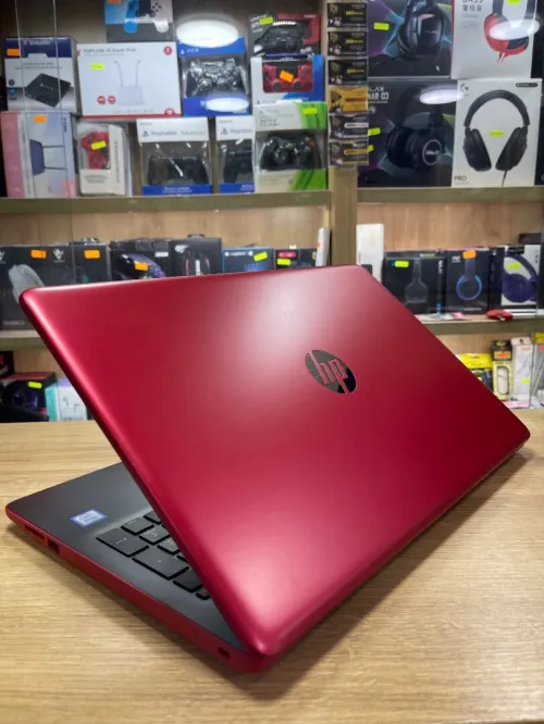 LAPTOP HP 15 i3-7020u 8GB 256gb SSD 15.6"HD LED 