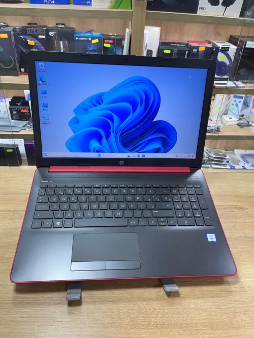 LAPTOP HP 15 i3-7020u 8GB 256gb SSD 15.6"HD LED 