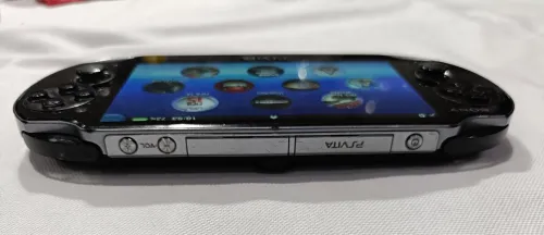 PS VITA Oled avec pochette et kit L2R2 et L3R3