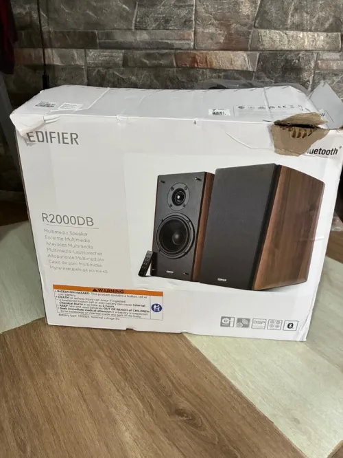 Enceintes Bluetooth dans le carton neuves