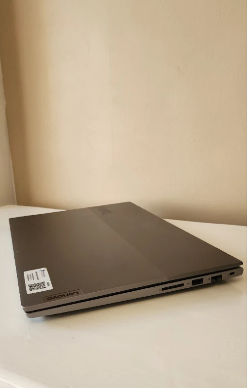 thinkbook  lenovo amd ryzen 3 5300u with radeon graphics