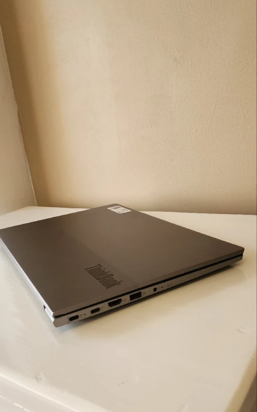 thinkbook  lenovo amd ryzen 3 5300u with radeon graphics