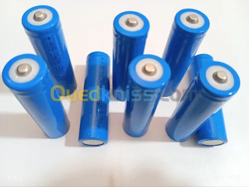 Piles rechargeable Lithium 18650 6800mAh 3.7V COPY 