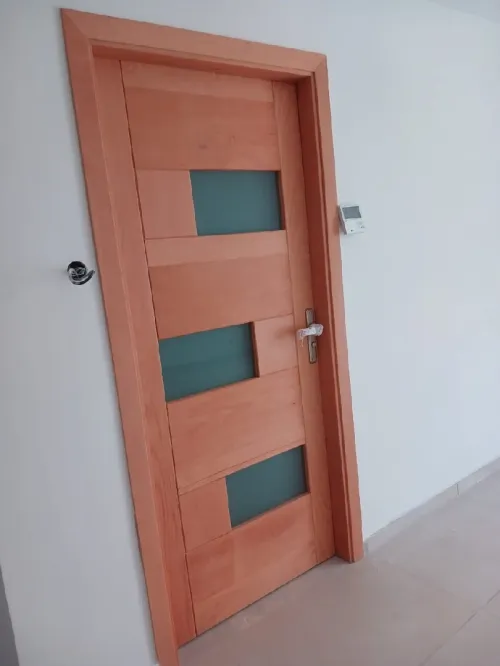 Porte d entrée a pivot